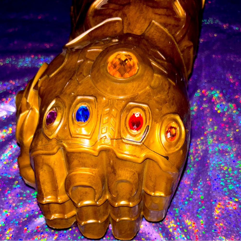 DISNEY Parks Marvel Thanos Infinity Gauntlet Souvenir Cup